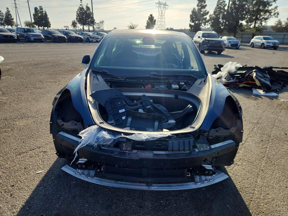 2020 Tesla Model 3 მანქანა იყიდება აუქციონზე, vin: 5YJ3E1EA7LF645689, აუქციონის ნომერი: 76403535
