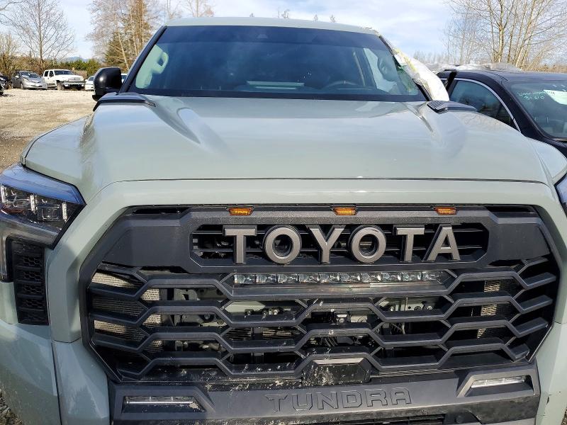 Продажа на аукционе авто 2022 Toyota Tundra Cre, vin: 5TFPC5DB3NX002905, номер лота: 74300445