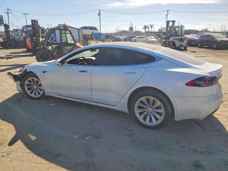 76388105 :رقم المزاد ، 5YJSA1E26KF347925 vin ، 2019 Tesla Model S مزاد بيع