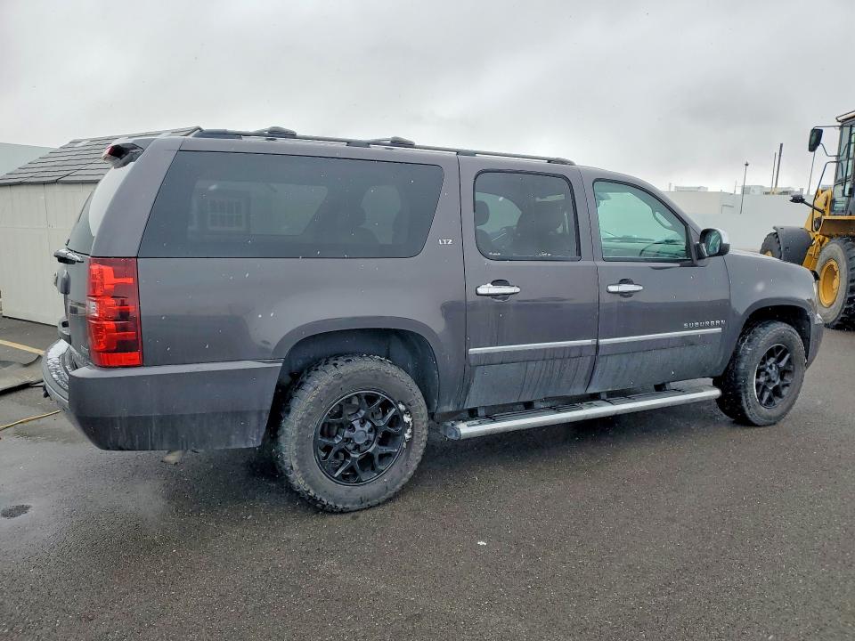 Продажа на аукционе авто 2010 Chevrolet Suburban, vin: 1GNUKKE39AR186359, номер лота: 77018925