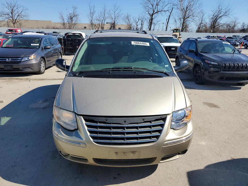 Продажа на аукционе авто 2005 Chrysler Town & Country, vin: 2C8GP64L75R322907, номер лота: 79064405