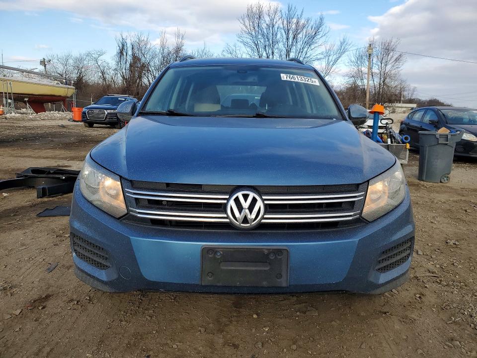 2017 Volkswagen Tiguan მანქანა იყიდება აუქციონზე, vin: WVGBV7AX6HK013717, აუქციონის ნომერი: 76613325