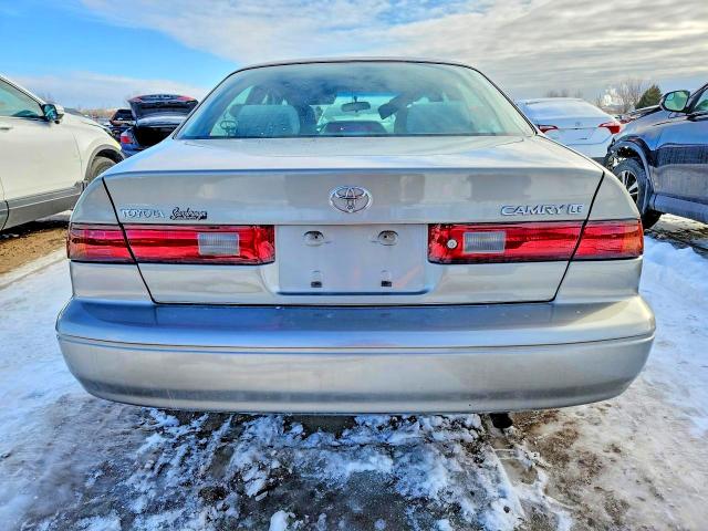 78664435 :رقم المزاد ، JT2BG22K8W0134738 vin ، 1998 Toyota Camry مزاد بيع