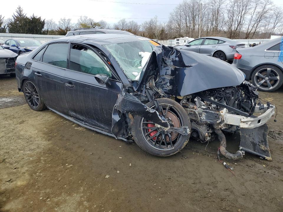 Продаж на аукціоні авто 2018 Audi A4, vin: WAUENAF41JA027630, номер лоту: 76422895
