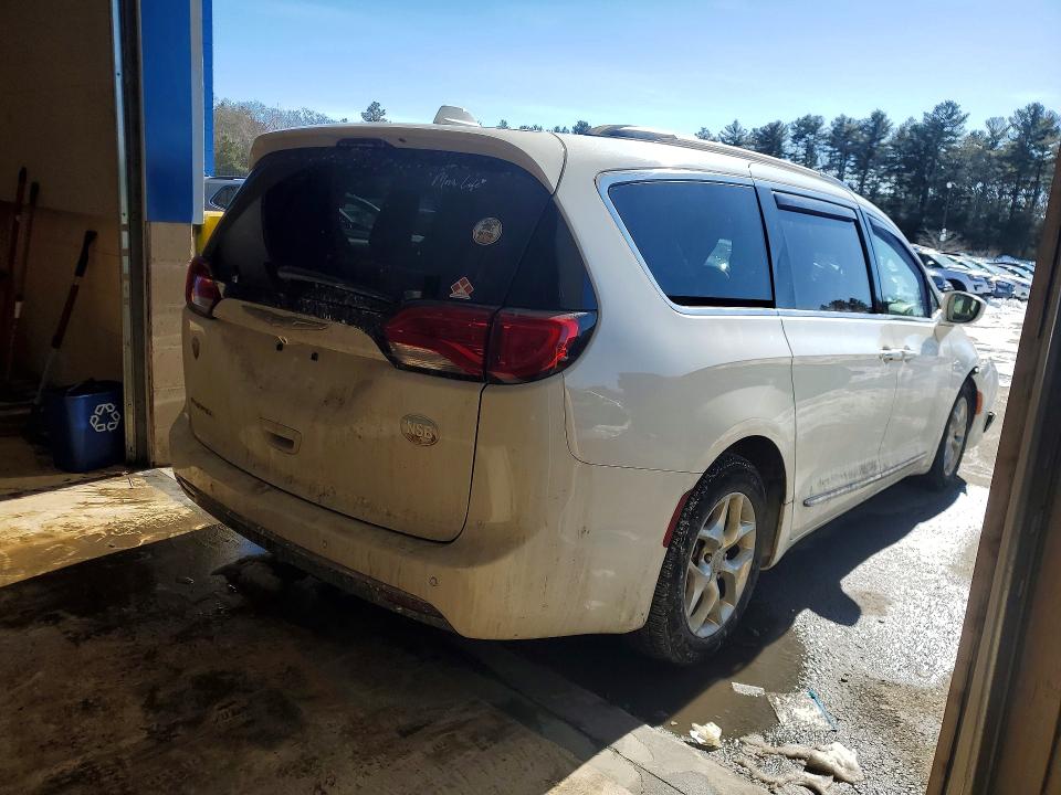 77348195 :رقم المزاد ، 2C4RC1BG3HR503134 vin ، 2017 Chrysler Pacifica مزاد بيع