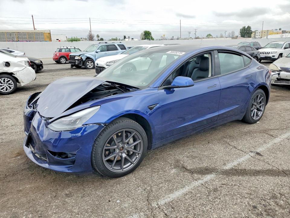 76835275 :رقم المزاد ، 5YJ3E1EB8NF138375 vin ، 2022 Tesla Model 3 مزاد بيع