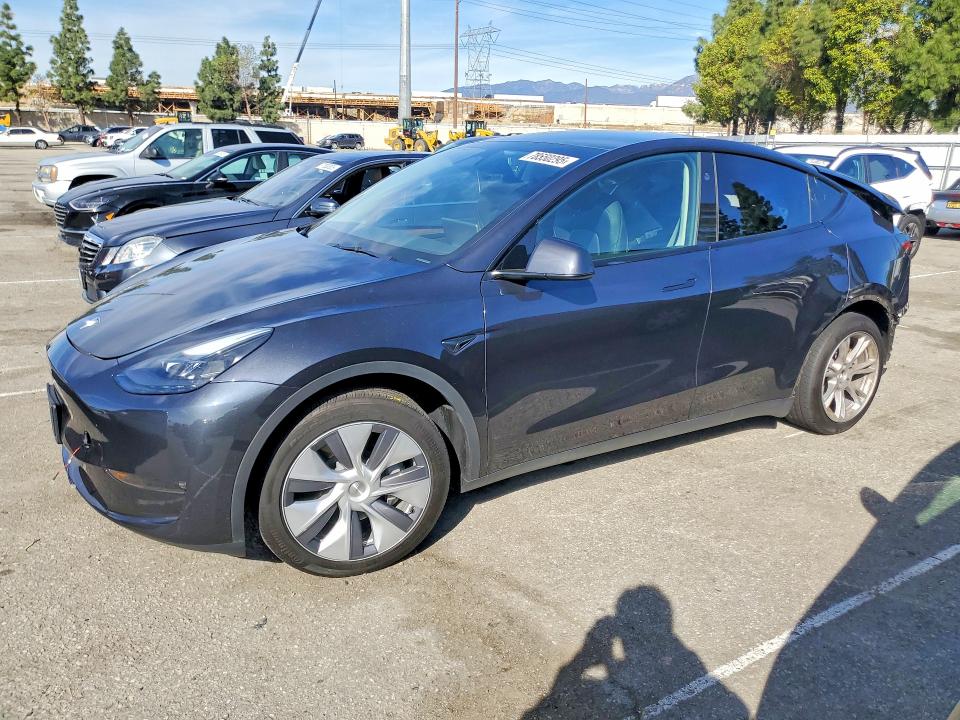 2024 Tesla Model Y მანქანა იყიდება აუქციონზე, vin: 7SAYGAEE5RF071608, აუქციონის ნომერი: 78550295