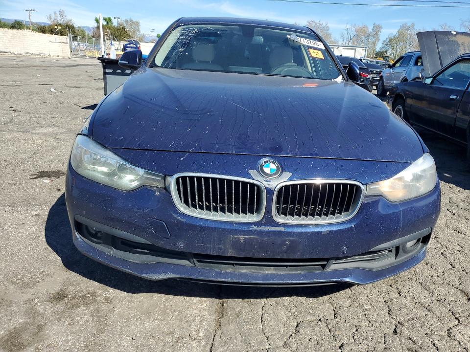 Продаж на аукціоні авто 2017 Bmw 320, vin: WBA8E1G51HNU14847, номер лоту: 79273295