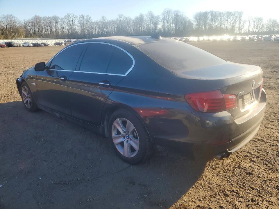76995555 :رقم المزاد ، WBAXH5C5XDD108844 vin ، 2013 Bmw 528 مزاد بيع