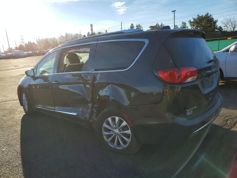 79248745 :رقم المزاد ، 2C4RC1BG6KR593208 vin ، 2019 Chrysler Pacifica مزاد بيع