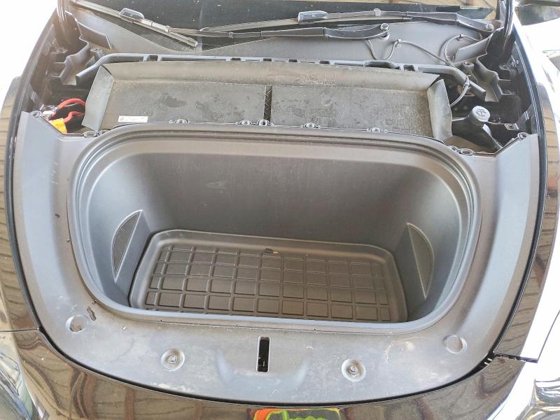 2025 Tesla Model Y მანქანა იყიდება აუქციონზე, vin: 7SAYGDED2SF274082, აუქციონის ნომერი: 77308705