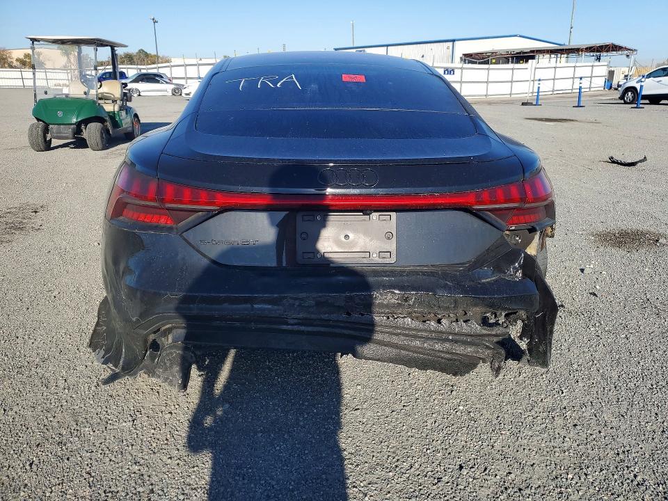 Продажа на аукционе авто 2022 Audi E-tron Gt, vin: WAUCJBFW5N7002758, номер лота: 76935485