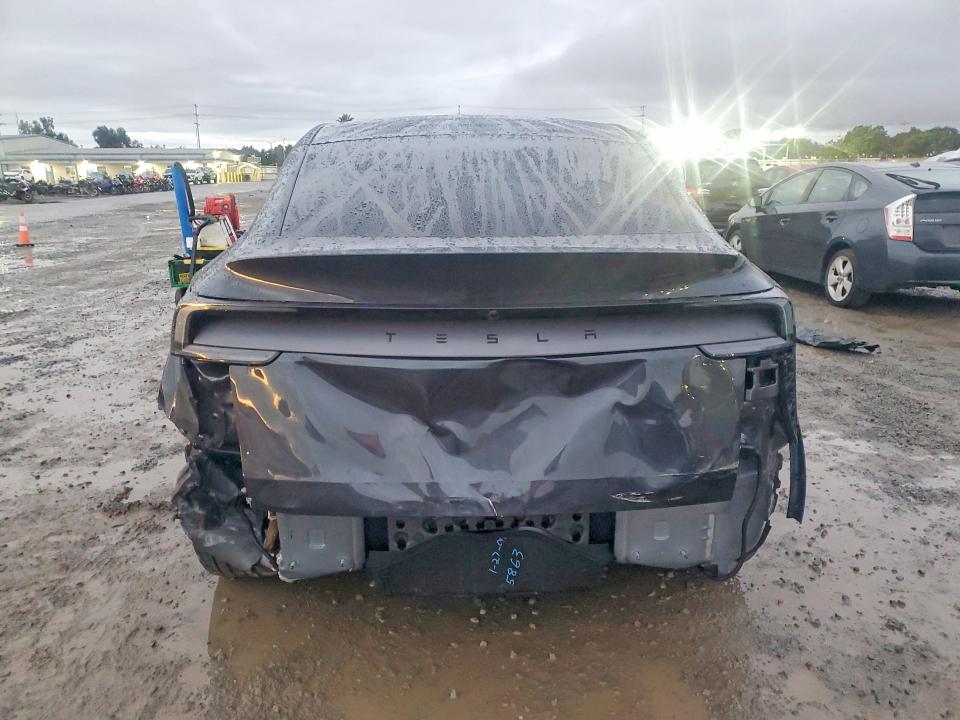 77208955 :رقم المزاد ، 7SAYGDED4TF408172 vin ، 2026 Tesla Model Y مزاد بيع