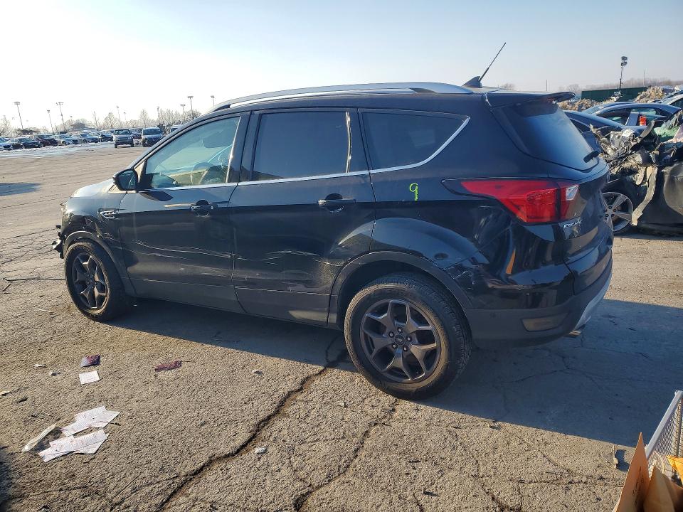 75379725 :رقم المزاد ، 1FMCU9J94KUB59064 vin ، 2019 Ford Escape مزاد بيع