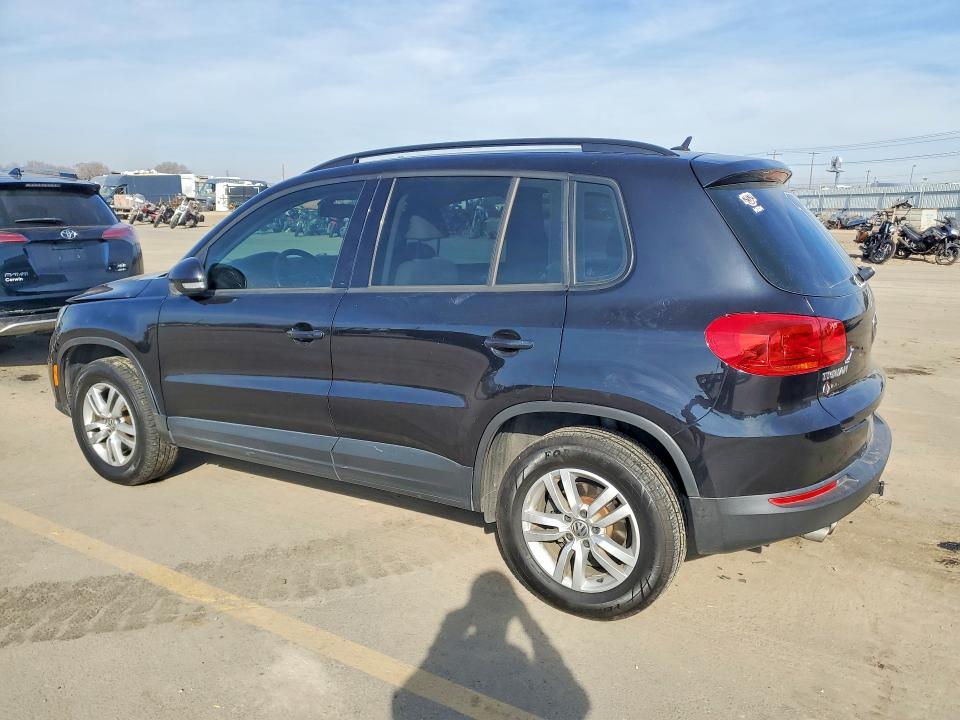 75642545 :رقم المزاد ، WVGAV7AX2GW502635 vin ، 2016 Volkswagen Tiguan مزاد بيع