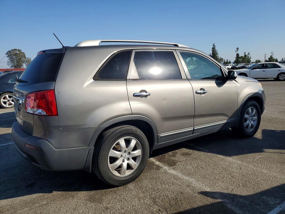 Продажа на аукционе авто 2013 Kia Sorento, vin: 5XYKT3A61DG313787, номер лота: 76643535