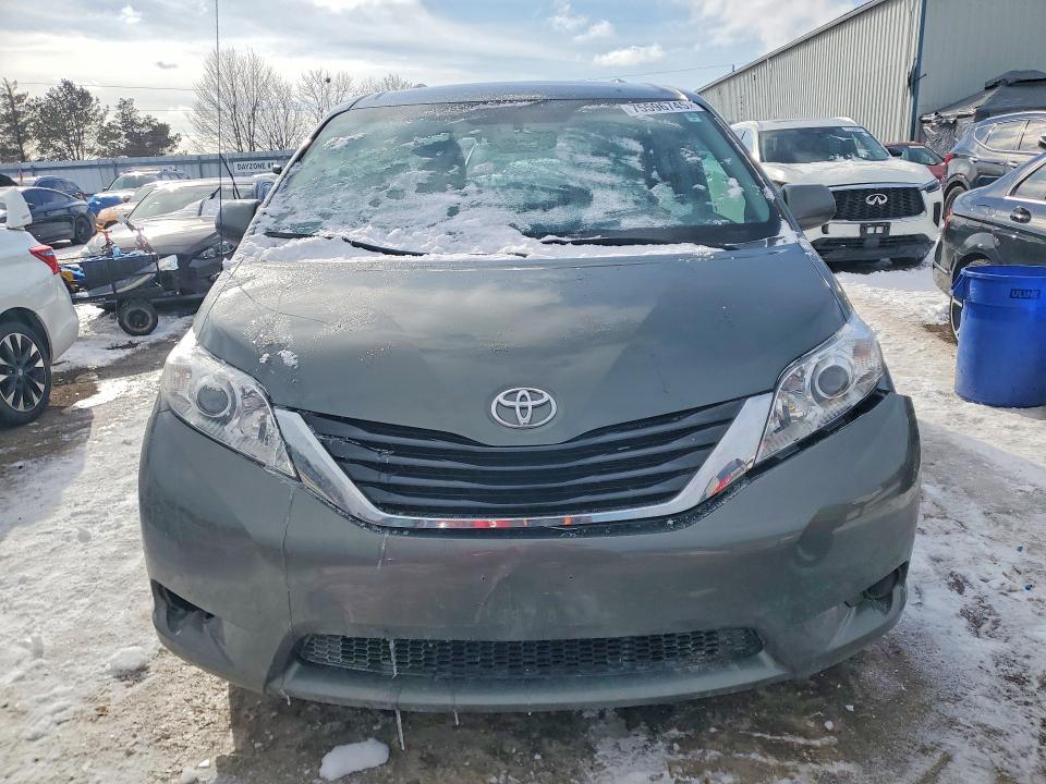 2014 Toyota Sienna მანქანა იყიდება აუქციონზე, vin: 5TDKK3DC4ES425766, აუქციონის ნომერი: 75596745