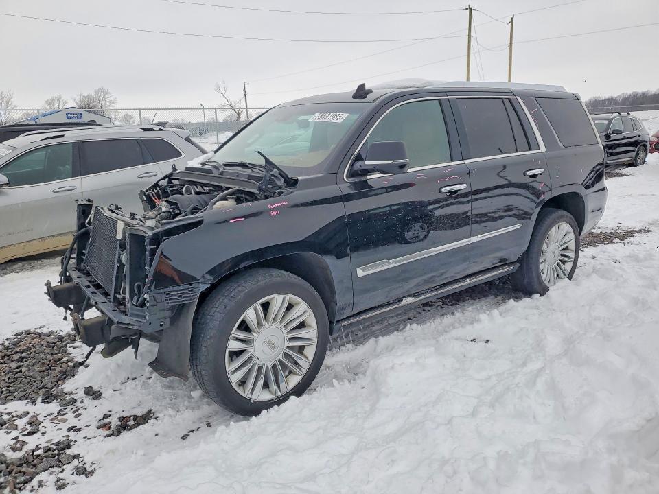 75501985 :رقم المزاد ، 1GYS4DKJ0HR385409 vin ، 2017 Cadillac Escalade مزاد بيع