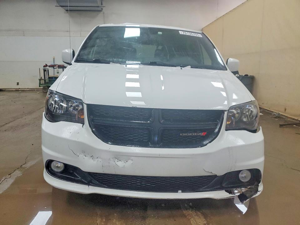 76136705 :رقم المزاد ، 2C4RDGBG6KR680400 vin ، 2019 Dodge Grand Caravan مزاد بيع