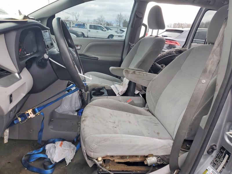 75831495 :رقم المزاد ، 5TDJK3DC9FS094888 vin ، 2015 Toyota Sienna مزاد بيع