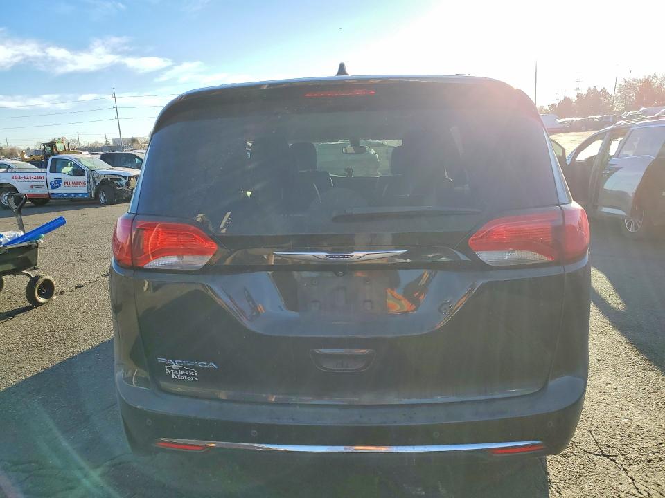 79248745 :رقم المزاد ، 2C4RC1BG6KR593208 vin ، 2019 Chrysler Pacifica مزاد بيع