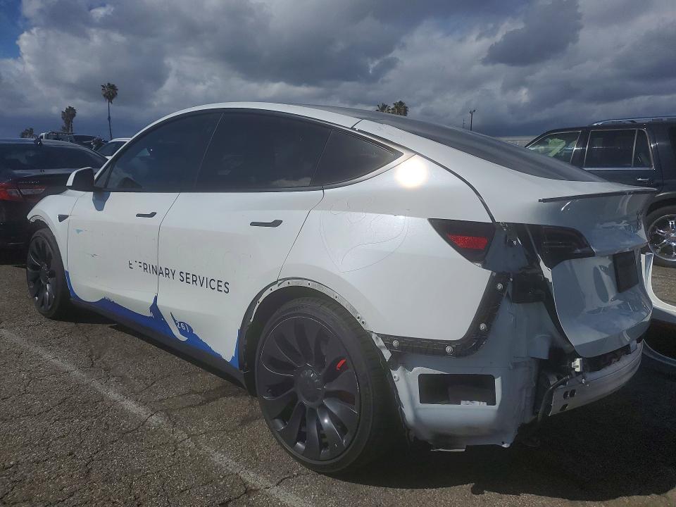 76283865 :رقم المزاد ، 7SAYGDEF5NF336922 vin ، 2022 Tesla Model Y مزاد بيع