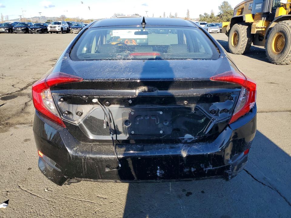 Продажа на аукционе авто 2018 Honda Civic, vin: 2HGFC2F72JH562790, номер лота: 76805415