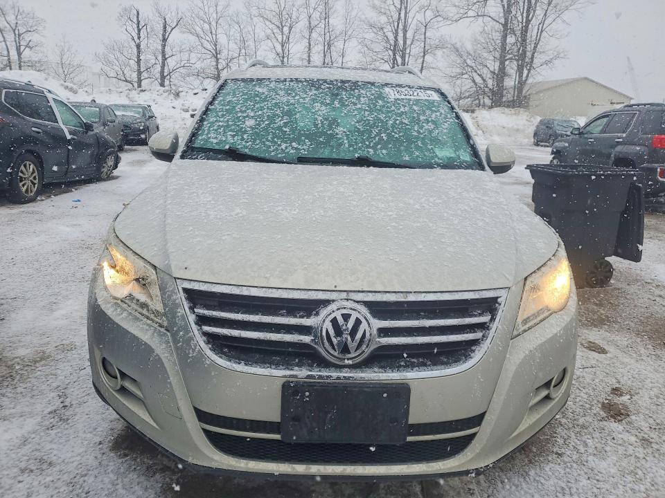 2011 Volkswagen Tiguan მანქანა იყიდება აუქციონზე, vin: WVGAV7AXXBW539831, აუქციონის ნომერი: 78532215