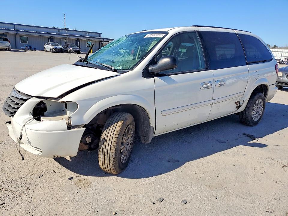 2007 Chrysler Town And C მანქანა იყიდება აუქციონზე, vin: 2A4GP44RX7R267361, აუქციონის ნომერი: 77532285