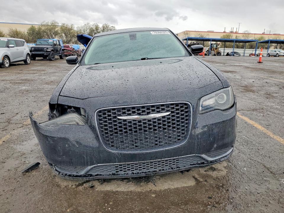 Продажа на аукционе авто 2018 Chrysler 300, vin: 2C3CCAAG7JH281995, номер лота: 78360325