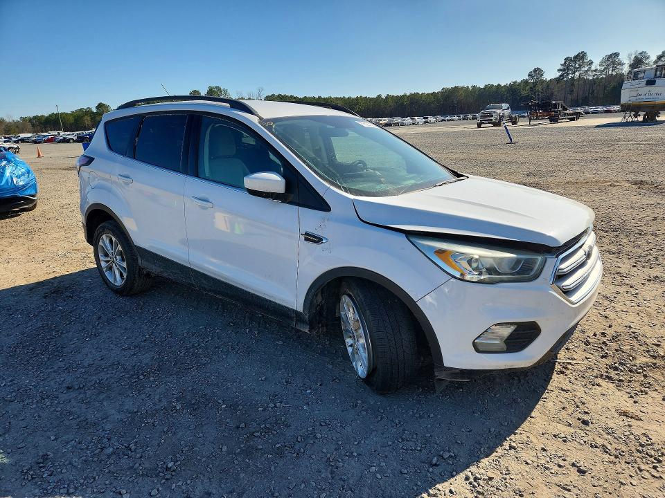 Продажа на аукционе авто 2017 Ford Escape, vin: 1FMCU0GDXHUB73440, номер лота: 77525765