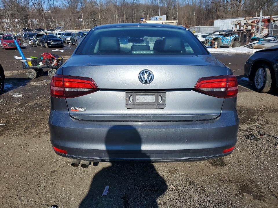 74900945 :رقم المزاد ، 3VWB67AJ9JM206873 vin ، 2018 Volkswagen Jetta مزاد بيع