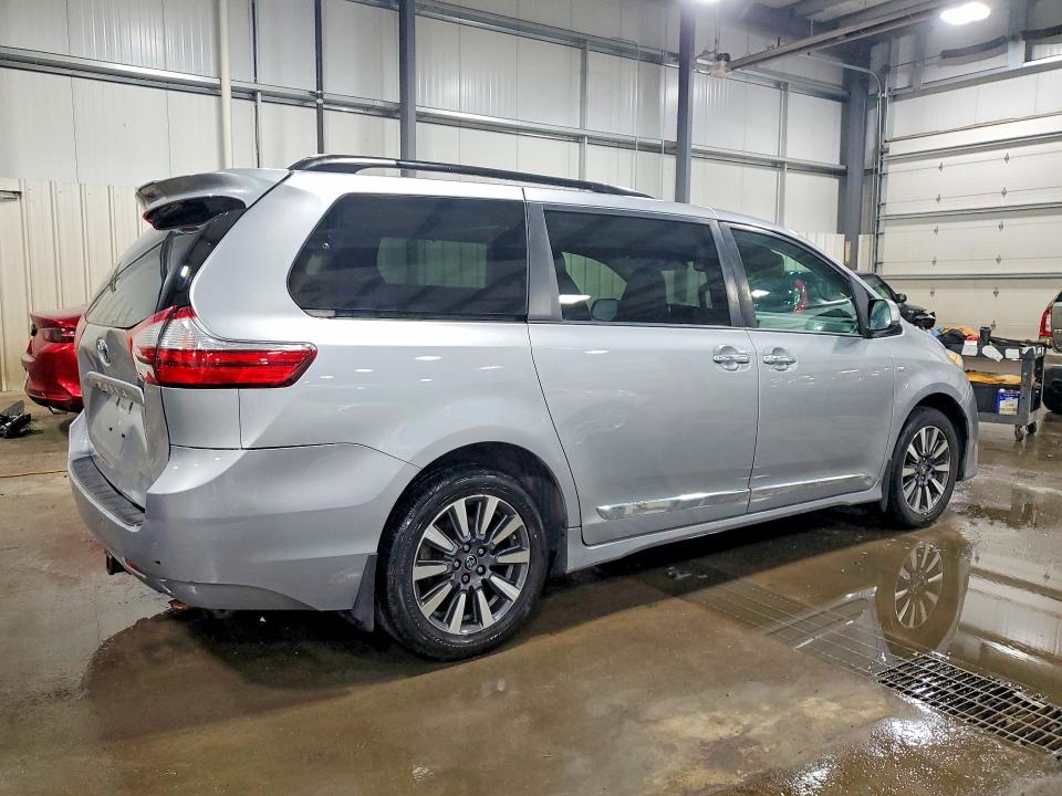 Продаж на аукціоні авто 2018 Toyota Sienna, vin: 5TDDZ3DC0JS203837, номер лоту: 75191445