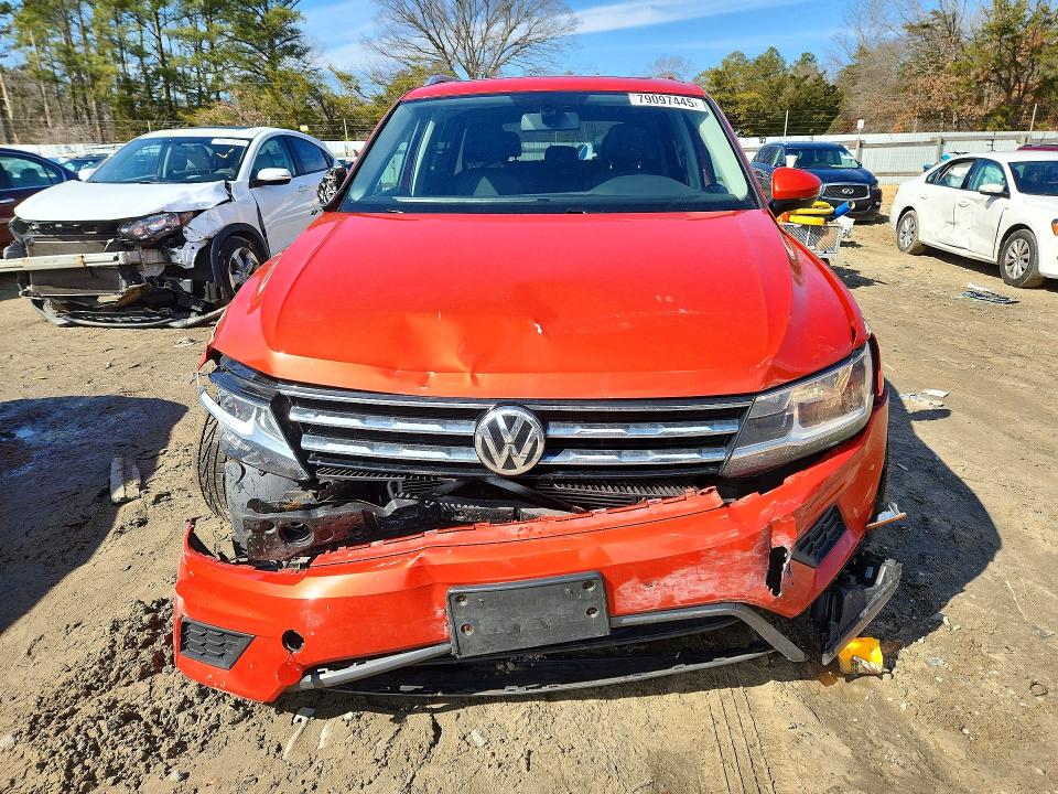 Продажа на аукционе авто 2018 Volkswagen Tiguan, vin: 3VV2B7AX1JM133826, номер лота: 79097445
