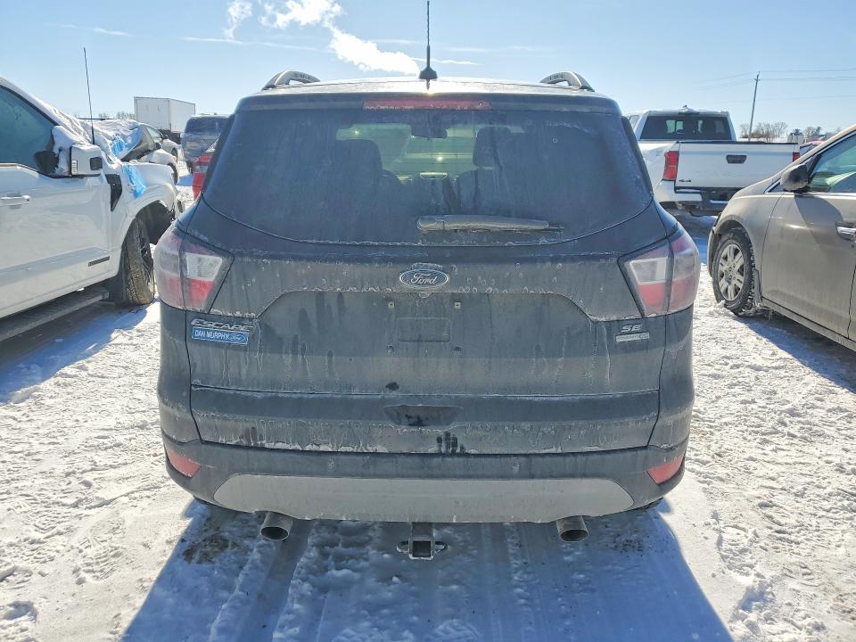 76942945 :رقم المزاد ، 1FMCU9GD1HUD21544 vin ، 2017 Ford Escape Se مزاد بيع