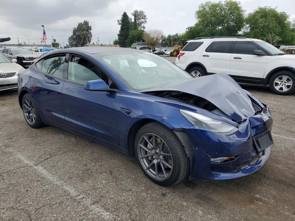 76835275 :رقم المزاد ، 5YJ3E1EB8NF138375 vin ، 2022 Tesla Model 3 مزاد بيع