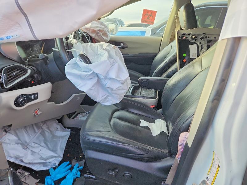 77113685 :رقم المزاد ، 2C4RC1BG5LR120370 vin ، 2020 Chrysler Pacifica مزاد بيع
