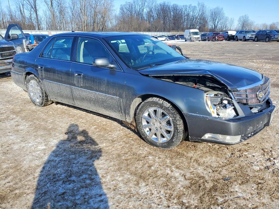 2011 Cadillac Dts მანქანა იყიდება აუქციონზე, vin: 1G6KH5E64BU105179, აუქციონის ნომერი: 75805725