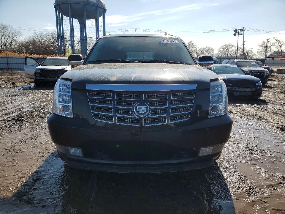 2008 Cadillac Escalade მანქანა იყიდება აუქციონზე, vin: 1GYFK66868R113702, აუქციონის ნომერი: 77569945