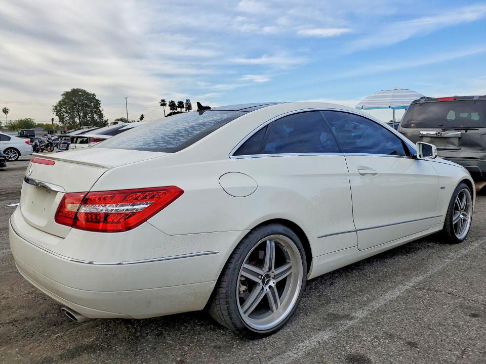 Продажа на аукционе авто 2012 Mercedes-benz E, vin: WDDKJ5KB3CF147969, номер лота: 75872665