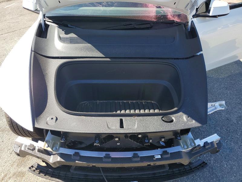 78685185 :رقم المزاد ، 7SAYGDEE4TF526263 vin ، 2026 Tesla Model Y مزاد بيع