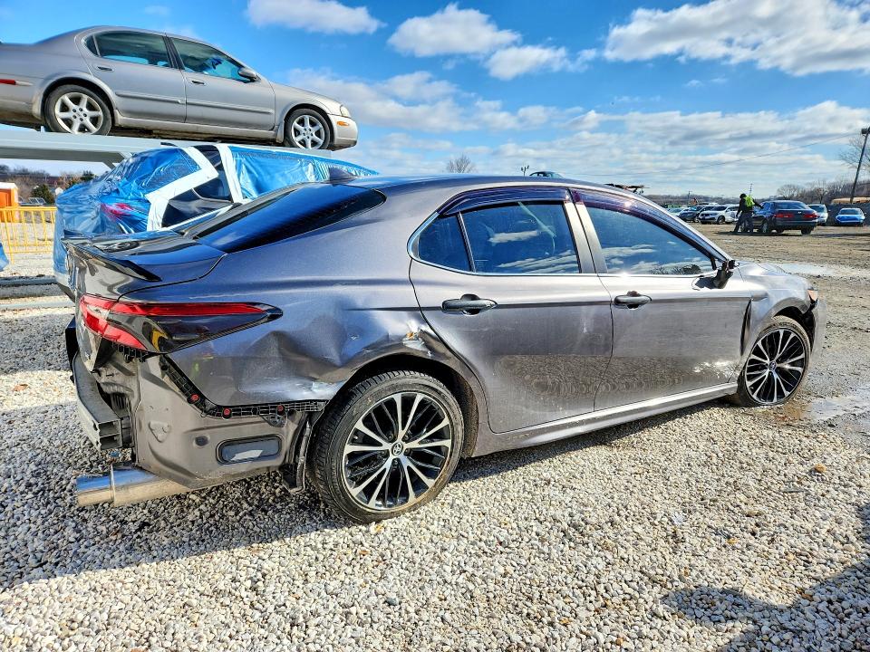 78163995 :رقم المزاد ، 4T1B11HK6KU829079 vin ، 2019 Toyota Camry مزاد بيع