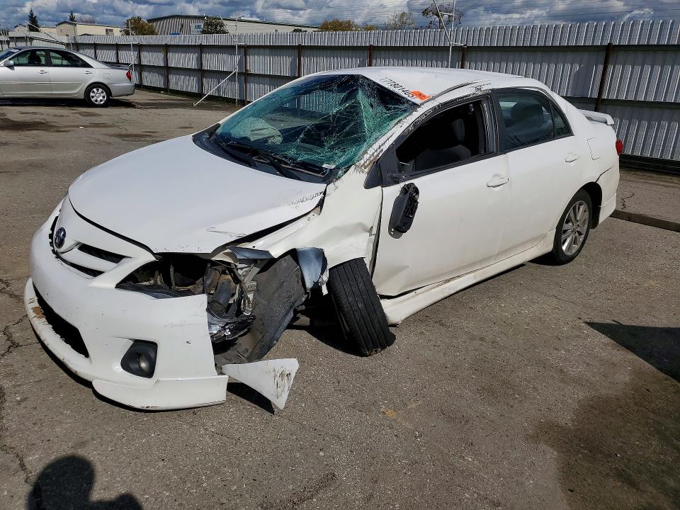 77801405 :رقم المزاد ، 2T1BU4EE0BC709657 vin ، 2011 Toyota Corolla مزاد بيع