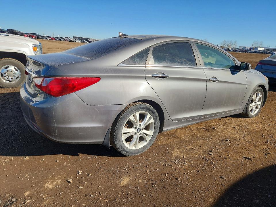 76952155 :رقم المزاد ، 5NPEC4AC0DH604850 vin ، 2013 Hyundai Sonata مزاد بيع