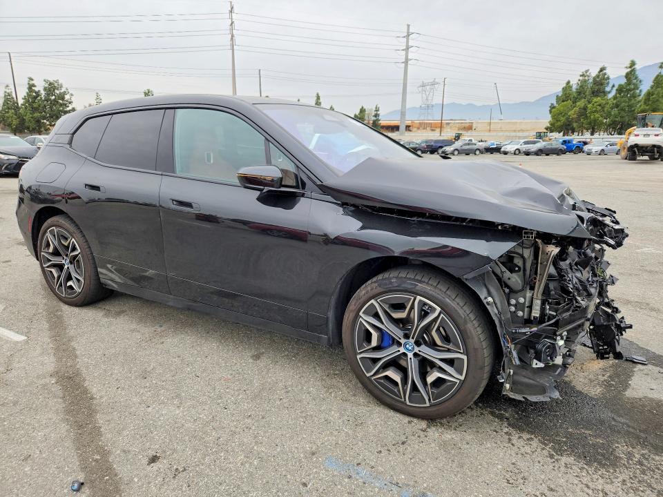 76761395 :رقم المزاد ، WB523CF05SCU38924 vin ، 2025 Bmw Ix مزاد بيع