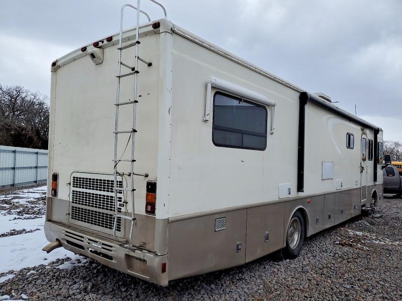 2002 Freigliner Chassis მანქანა იყიდება აუქციონზე, vin: 4UZAAHBV12CK17076, აუქციონის ნომერი: 77611375