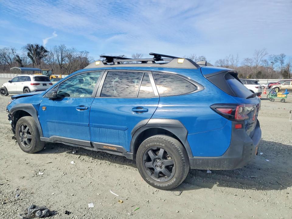 76126345 :رقم المزاد ، 4S4BTGUD1P3218717 vin ، 2023 Subaru Outback مزاد بيع