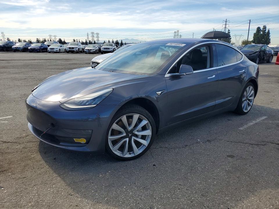 78316665 :رقم المزاد ، 5YJ3E1EA7JF023946 vin ، 2018 Tesla Model 3 مزاد بيع