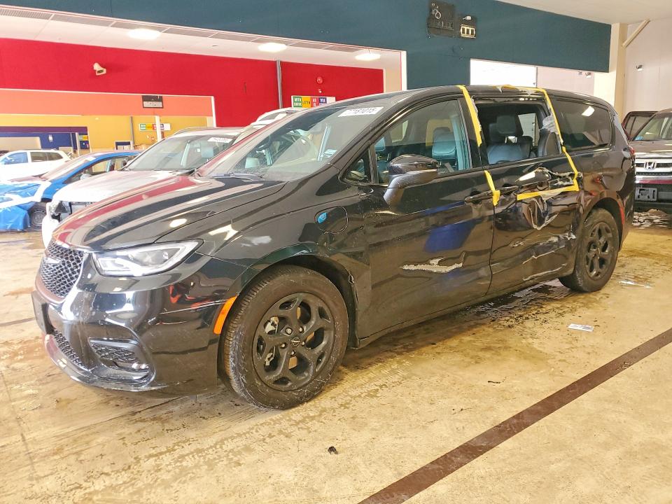 Продаж на аукціоні авто 2023 Chrysler Pacifica, vin: 2C4RC1L76PR632840, номер лоту: 77181015