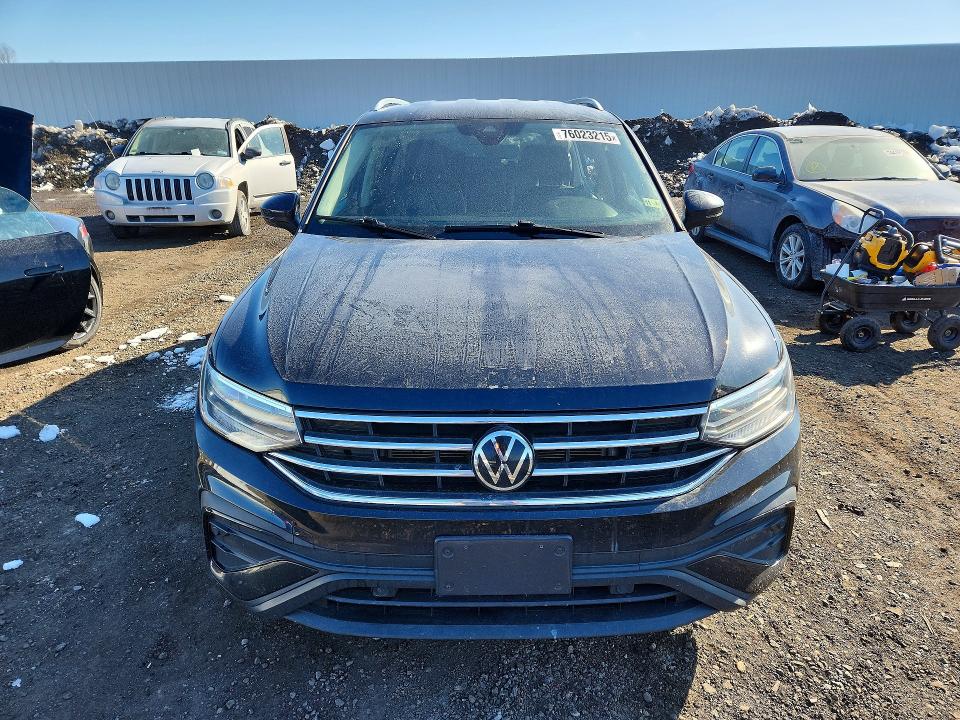 Продажа на аукционе авто 2022 Volkswagen Tiguan, vin: 3VV2B7AX5NM102438, номер лота: 76023215